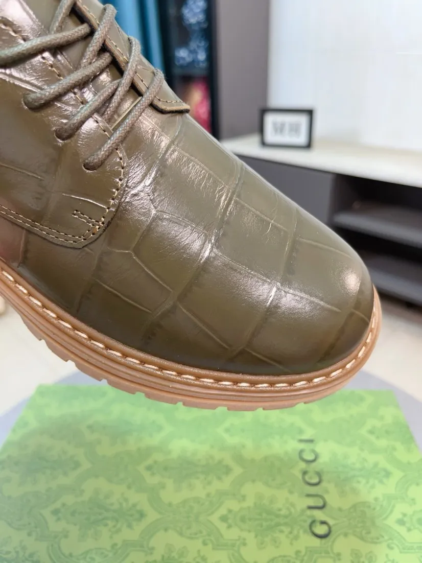 Men's shoes 💰500🌸🌸 (GUCCI) [can be made without label] G's new business boots are full-layer calfskin embossed with classic diamond pattern craftsmanship. They are high-end and classy, ​​versatile and have a full three-dimensional feel. They use raw rubber non-slip outsole. If you look closely, you will be addicted to the leather. You can't extricate yourself ~ the best on the market.          Fabric: Cowhide/Embossed Lining: Cowhide.          Please make a note when placing an order, size: 38-44 (37, 45, 46 can be customized and cannot be returned or exchanged)